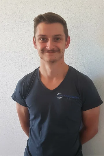 Max Schmid Physiotherapeut in unserer Physiotherapiepraxis Handwerk in Seeg